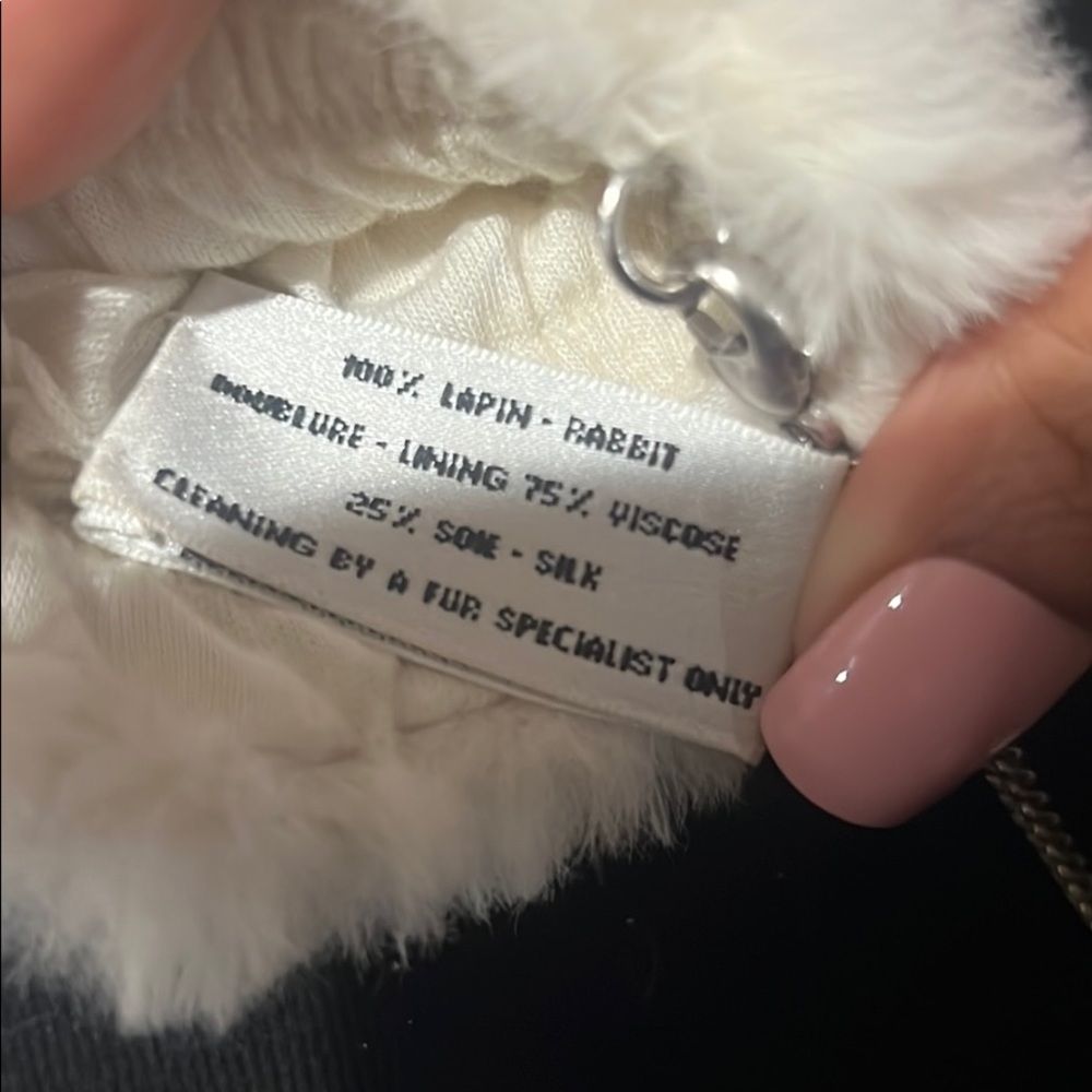 CHANEL Mittens w/ Chain - Picture 7 of 7